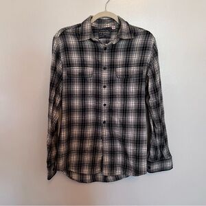 Uniqlo Black and White Plaid Flannel Button-Up Shirt